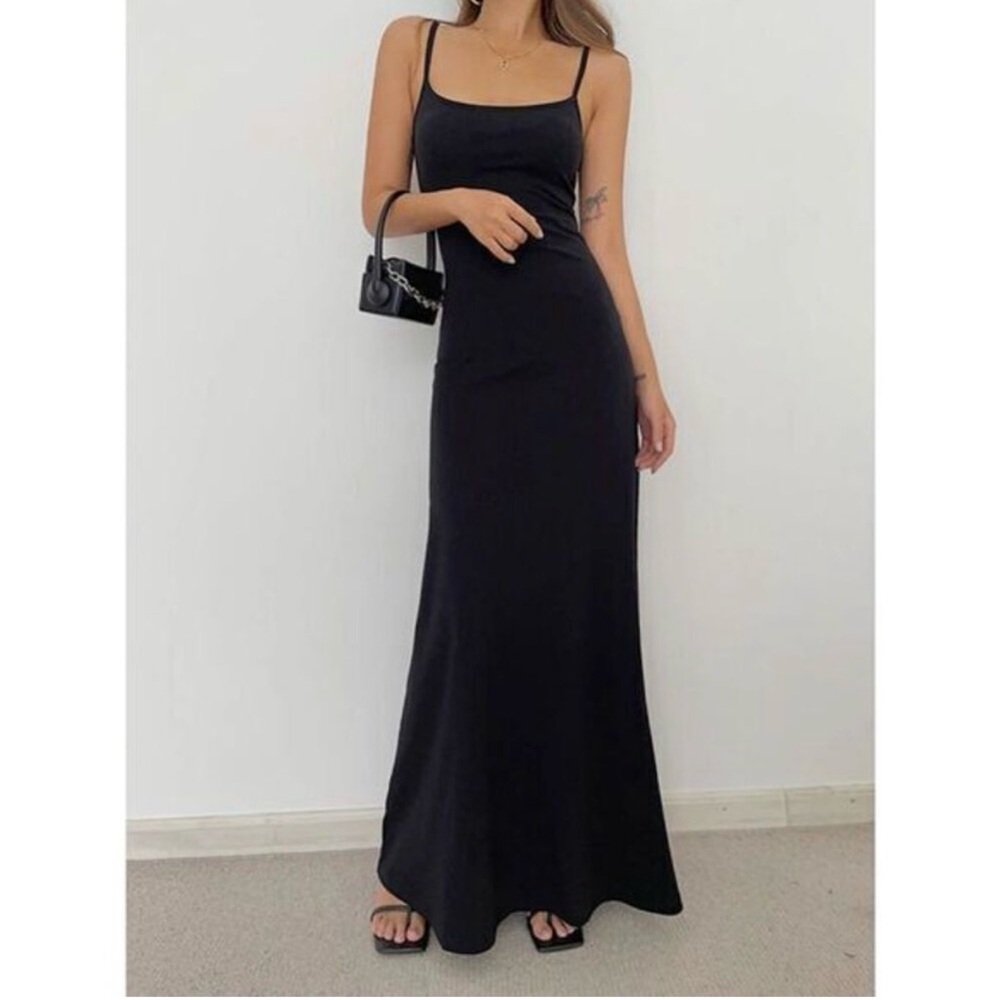 Commense Black Maxi Dress - Picture 2 of 5